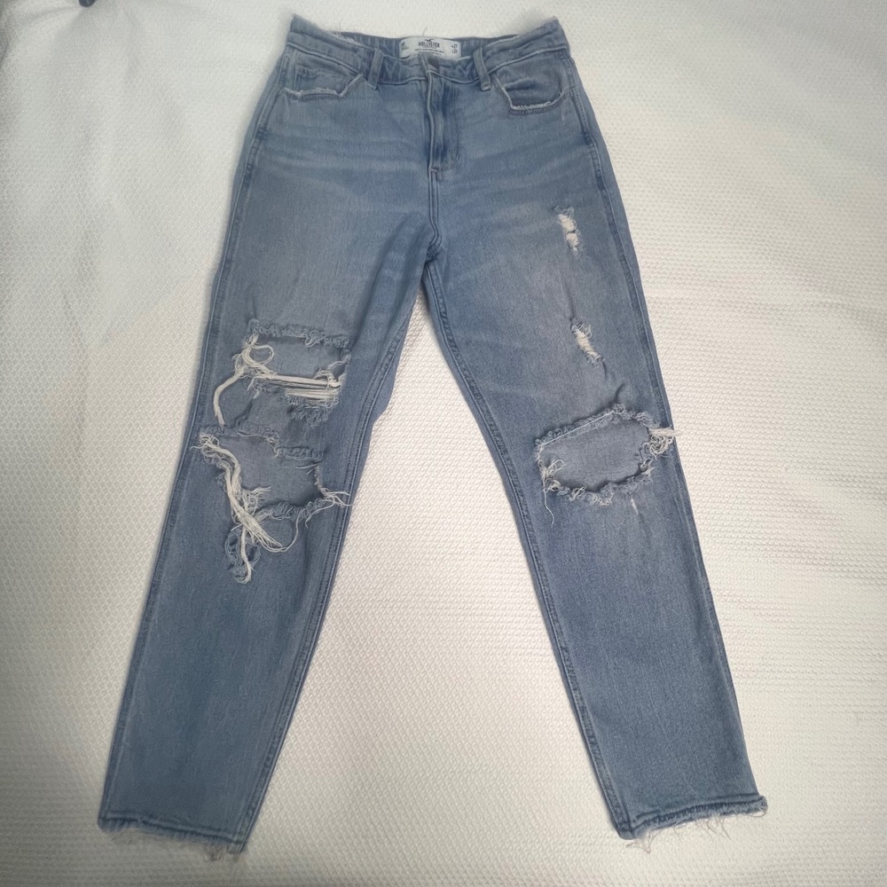 Hollister Curvy High-Rise Mom Jeans Light Wash Distressed Size 5R W27 L27